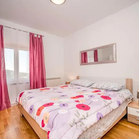 Ulika By Interhome Golaš