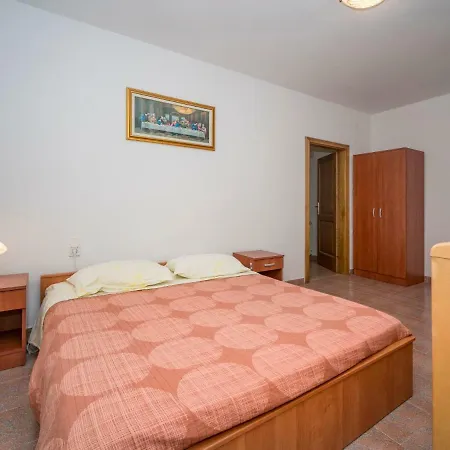 Ulika By Interhome Golaš